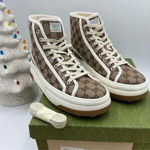 Men’s Gucci tennis 1977 high top canvas sneakers size 9, made in Italy